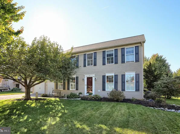 25 W Eppley Dr, Carlisle, PA 17015