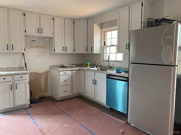 3rd image of 194 Westbriar Pl