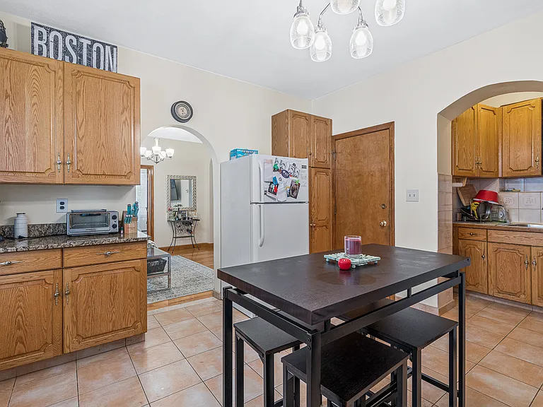 422 Hanover St #3 — Photo 5