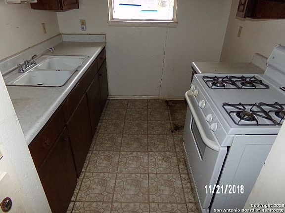 4th image of 6006 Highfield St
