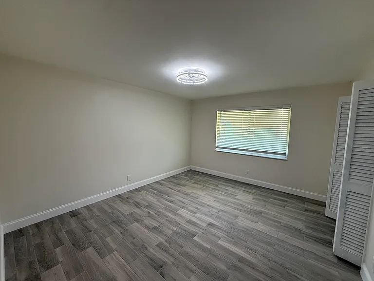 255 South Blvd #D — Photo 8