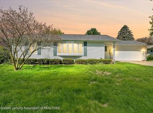 15178 Chetwyn Dr, Lansing, MI 48906
