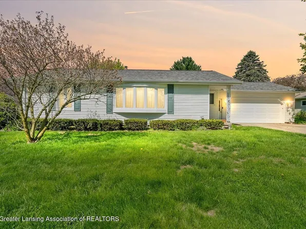 15178 Chetwyn Dr, Lansing, MI 48906