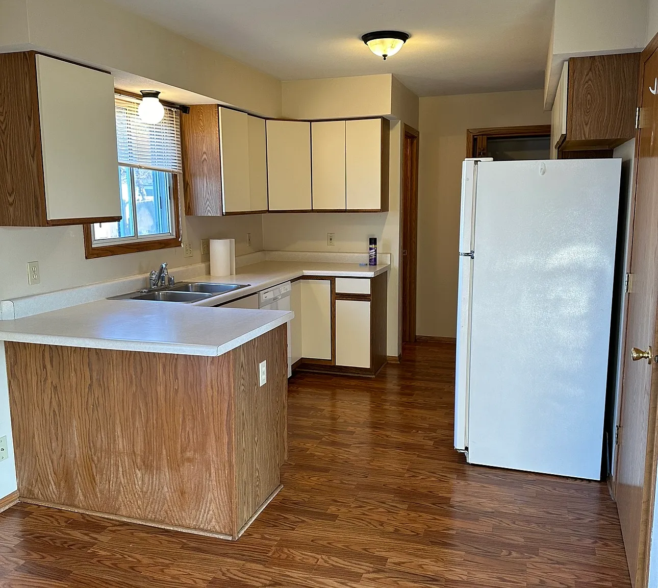 2 bed, 1.5 bath, 1250 sqft, $1,700 — Photo 2