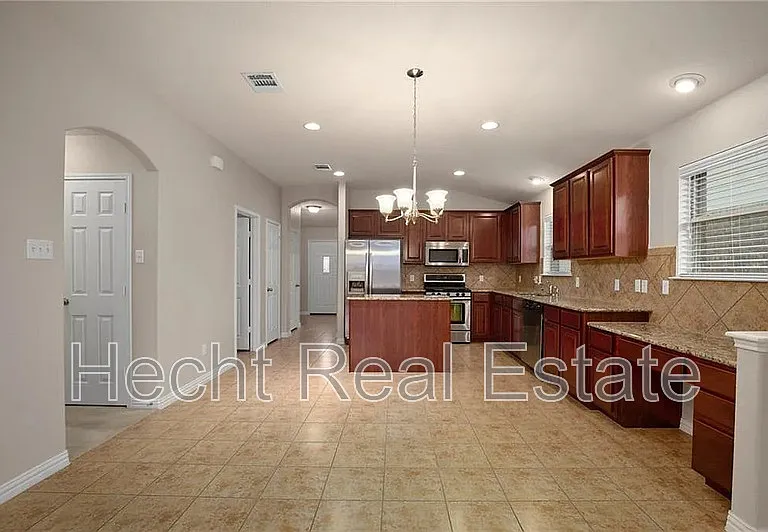 153 Carrington Dr — Photo 5