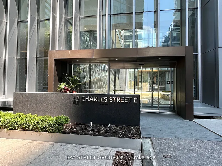 42 Charles St E #401 — Photo 2