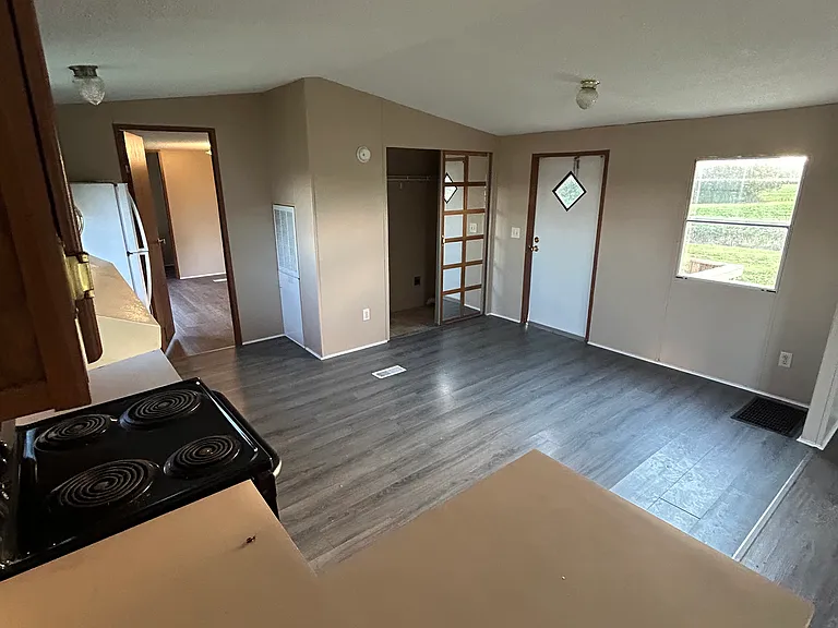 2553 Cavanah Ln — Photo 2