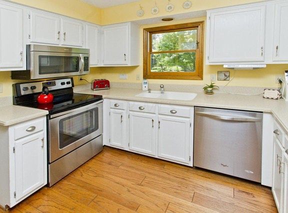 3rd image of 7737 Brandonway Dr