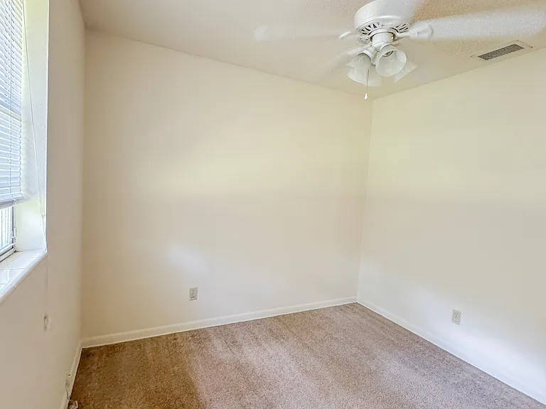 2109 Melanie Dr — Photo 11