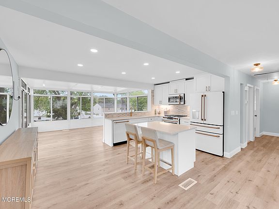 4th image of 560 Smith Drive
