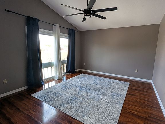 3rd image of 1078 Martin Blvd