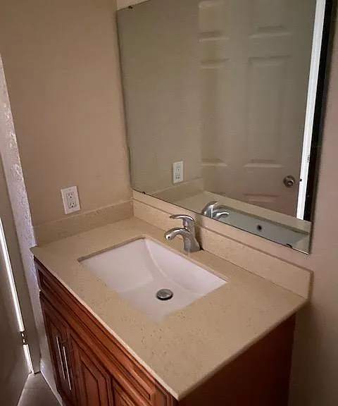 1051 N Newport Ave #2 — Photo 15