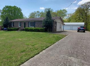 748 Oakland Dr, New Johnsonville, TN 37134