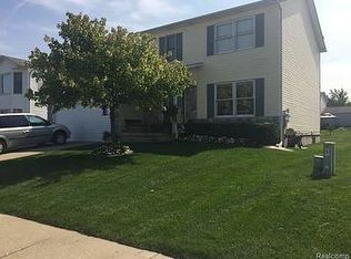 78 Rosemary St, Lapeer, MI