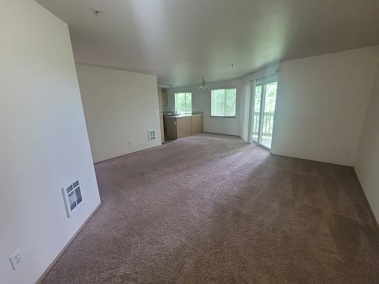 Autumnwood Apartments — Photo 11