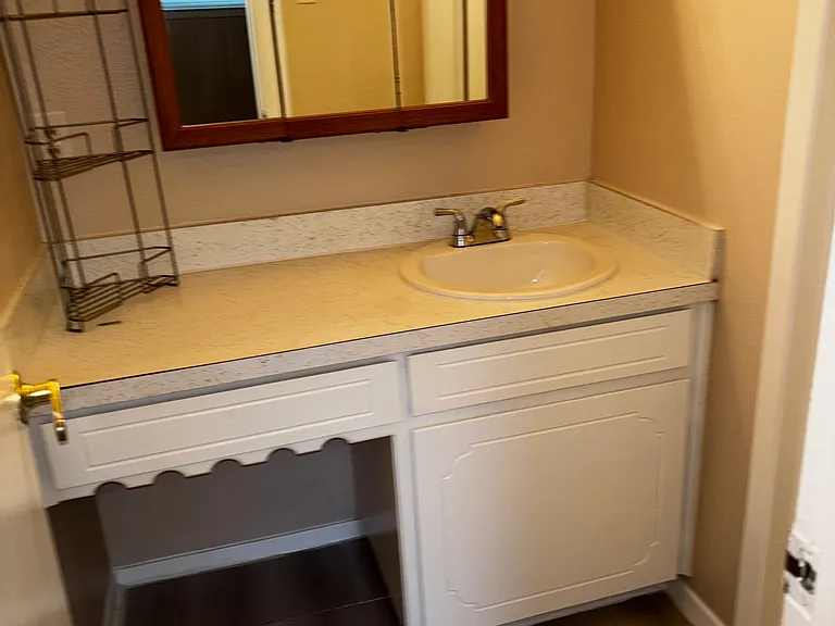 1800 Meadow Oak St — Photo 11