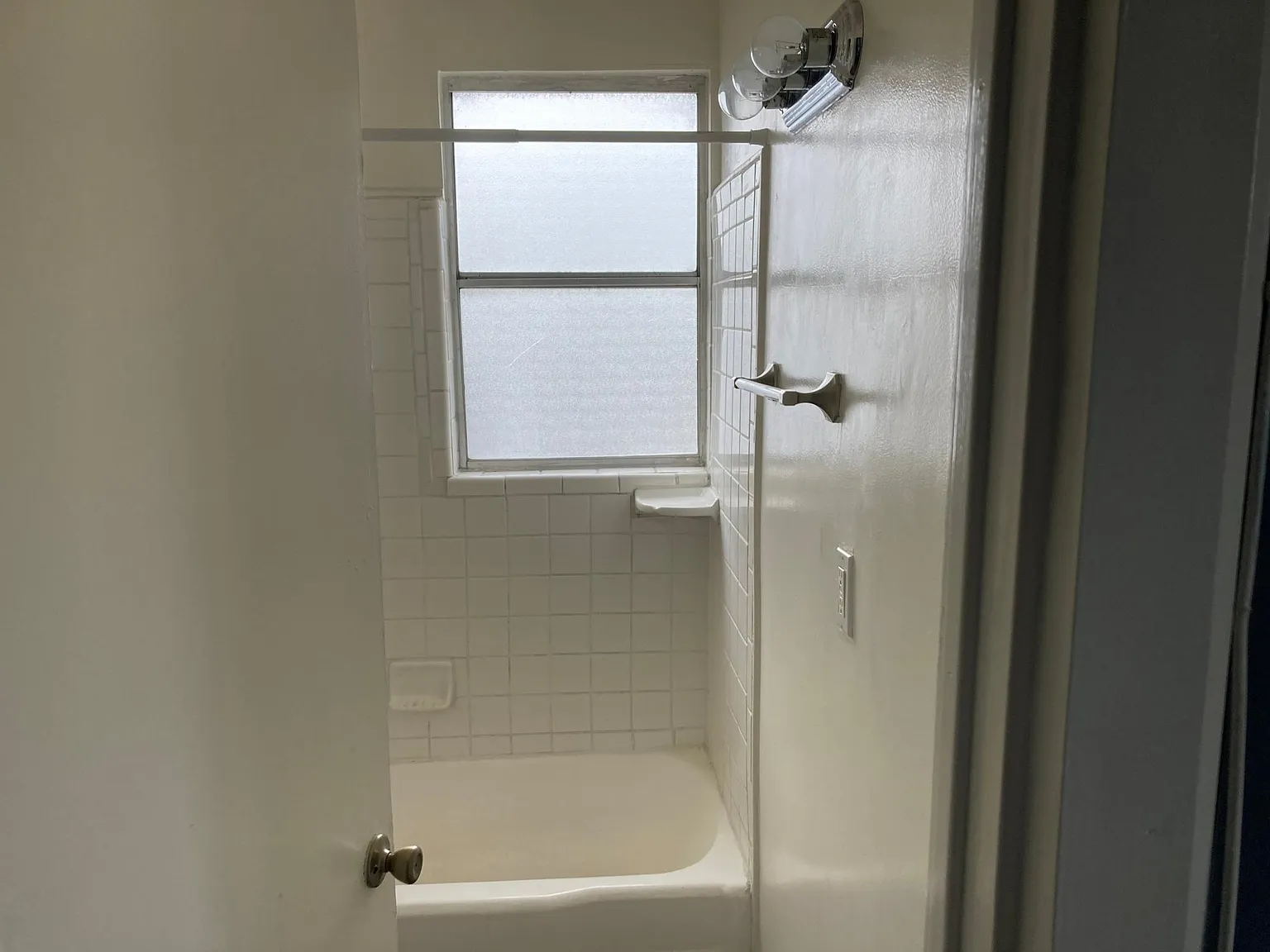 Studio, 220 sqft, $1,795 — Photo 1
