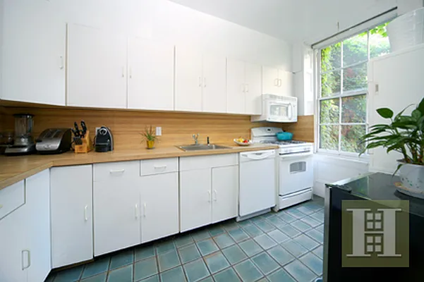 Rented by Halstead Real Estate | media 10