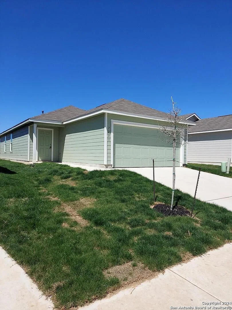 Desirable home for rent in Silos with 4 beds, 2 bath! — Photo 2