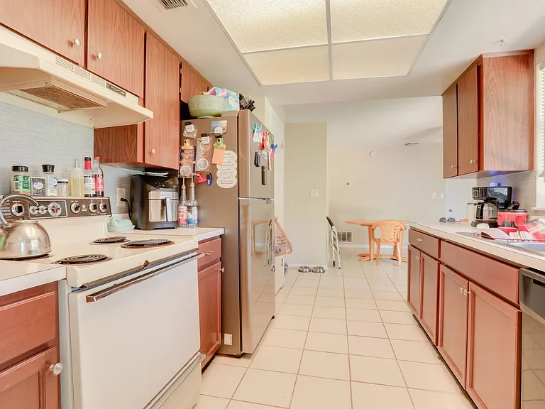3086 Bluebrook Dr — Photo 9