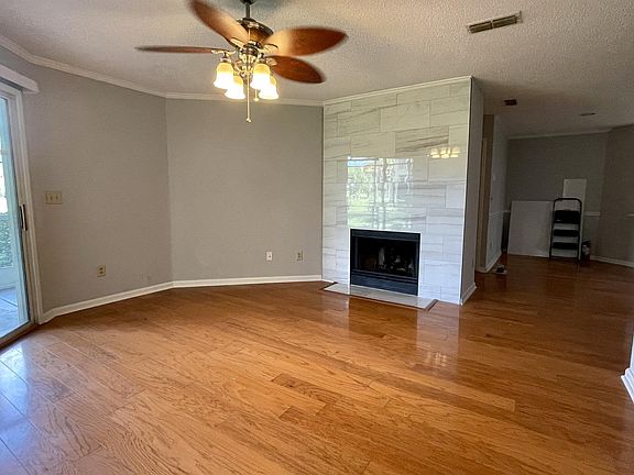 4th image of 800 Ironwood Dr