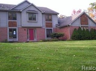 2292 Pepperidge Trl, Brighton, MI 48114