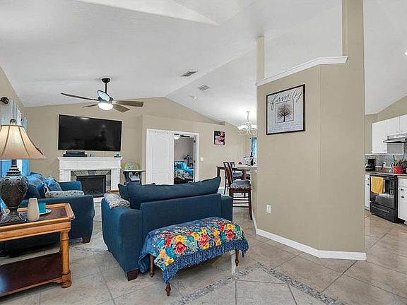 3rd image of 36 Dorset Dr