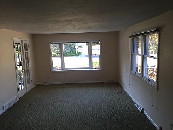 Living/dining room