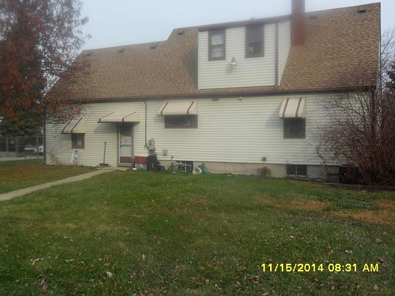 3rd image of 8750 S New England Ave