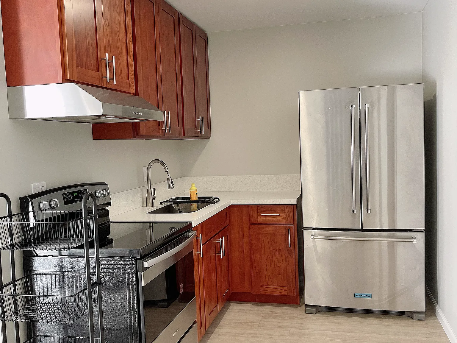 2 bed, 800 sqft, $2,300 — Photo 1