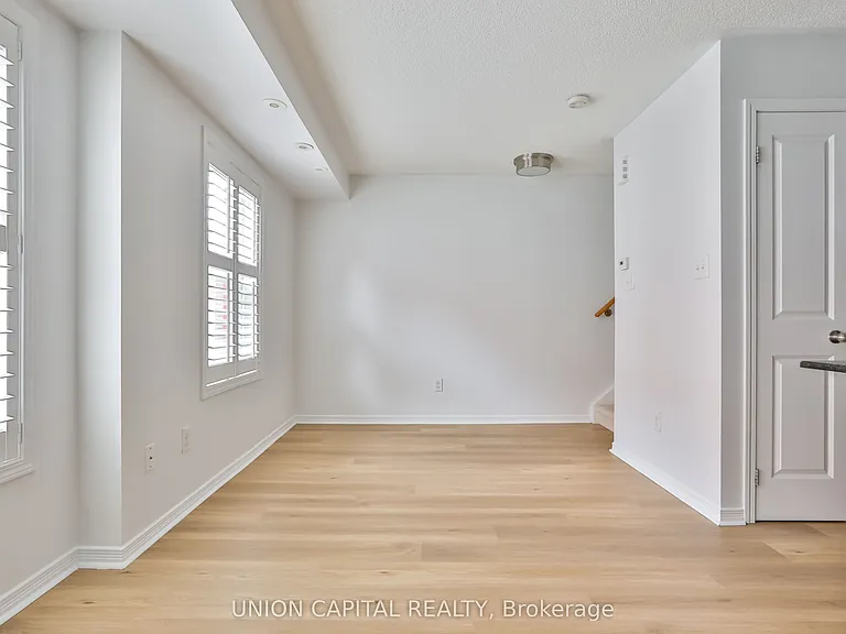 24 Florence Wyle Ln #6 — Photo 6