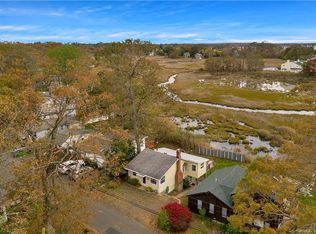 25 Waverly Park Rd, Branford, CT 06405