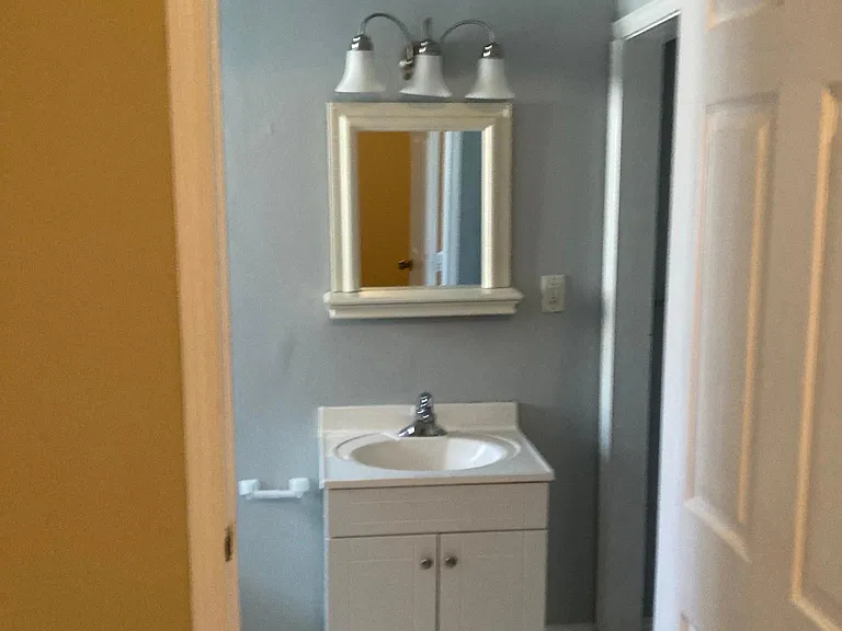 78 Lucy St SE — Photo 15