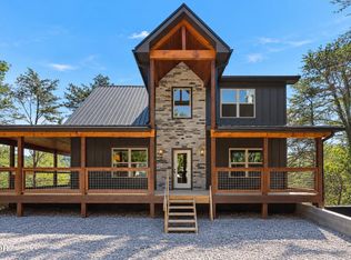 3004 Crestview Ct, Sevierville, TN 37862