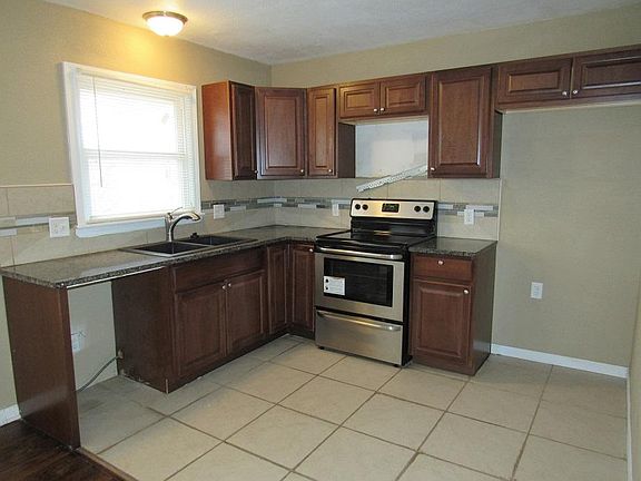 5th image of 10203 Belmont Ave