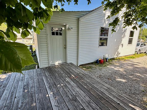 2nd image of 219 S Lillian Avenue