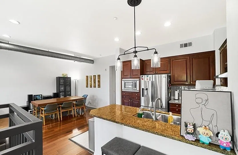 3 bed, 1780 sqft, $4,300 — Photo 4
