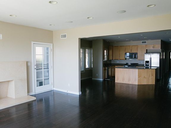 5th image of 3029 E Ocean Blvd