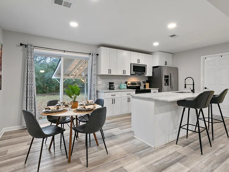 3032 Brook Dr — Photo 8