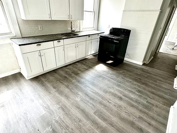 5th image of 923 Grove St Floor 1
