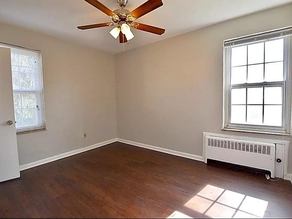 3rd image of 2870 S Moreland Blvd APT 202