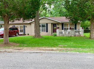 46 Buckingham Rd, Chatham, IL 62629