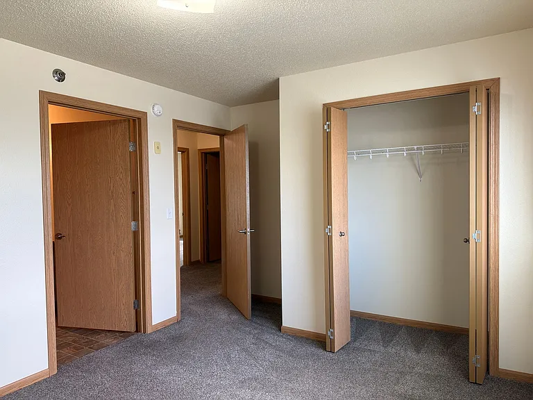 The Edge of Osgood Apartments — Photo 9