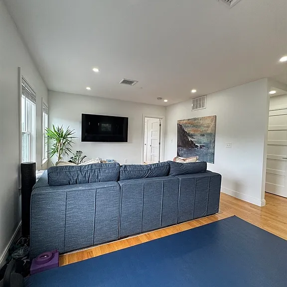 34 Park St #4 — Photo 5