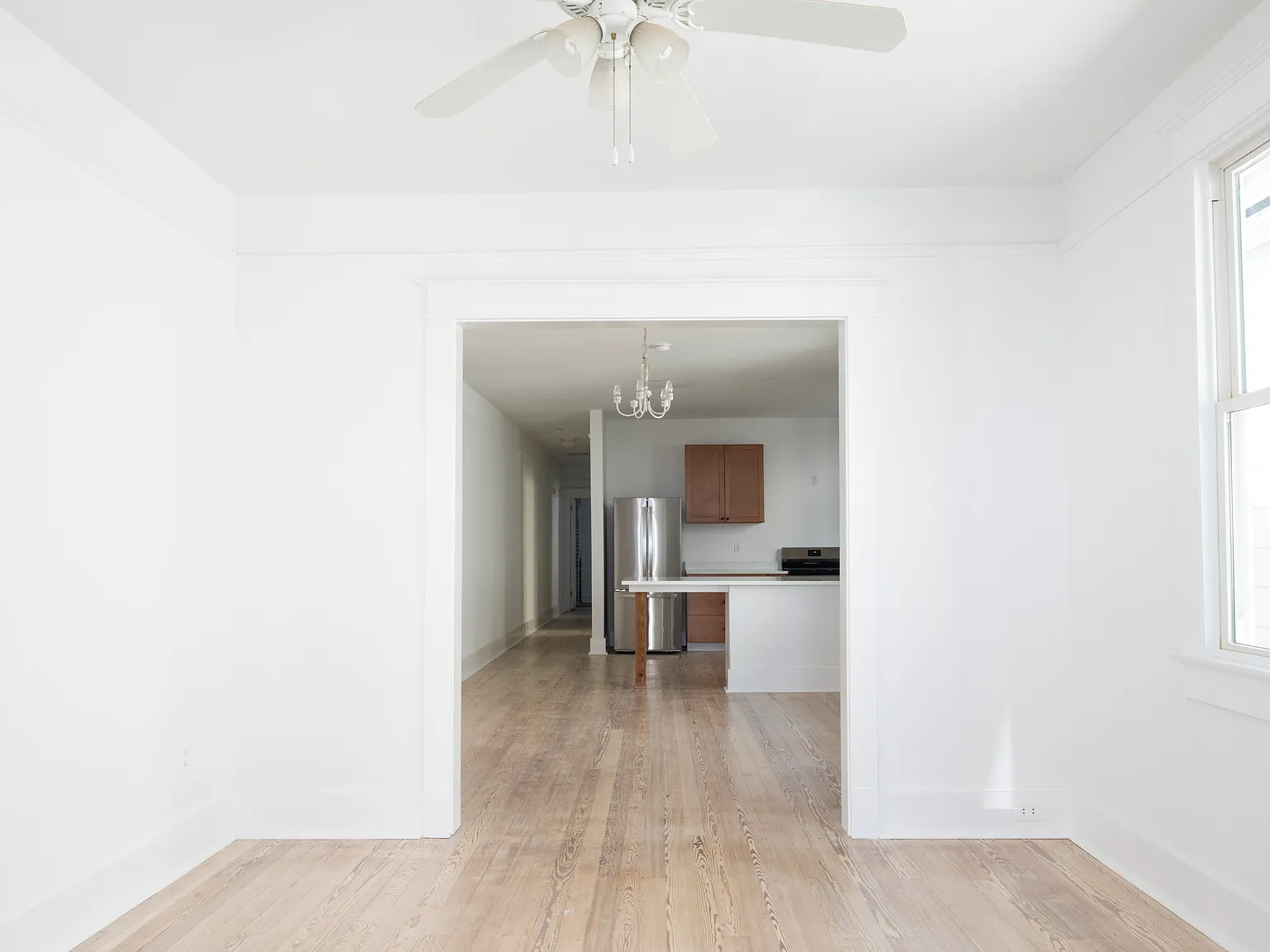 2 bed, 850 sqft, $2,500 — Photo 2
