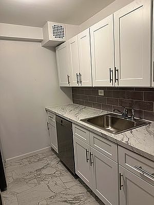 3rd image of 300 8th Ave APT 2B
