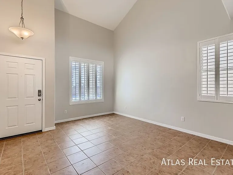 17456 W Mauna Loa Ln — Photo 5