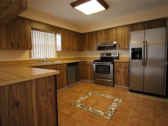 5th image of 5123 Bonnybrook Dr W