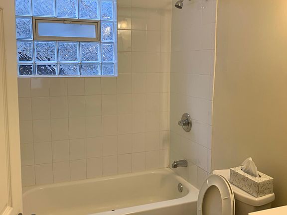 3rd image of 10752 S Wabash Ave APT 3