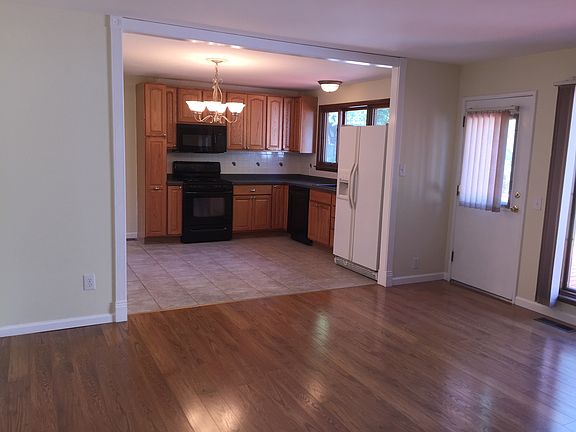5th image of 2886 Aberdeen Dr